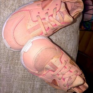 Toddler nike shoes